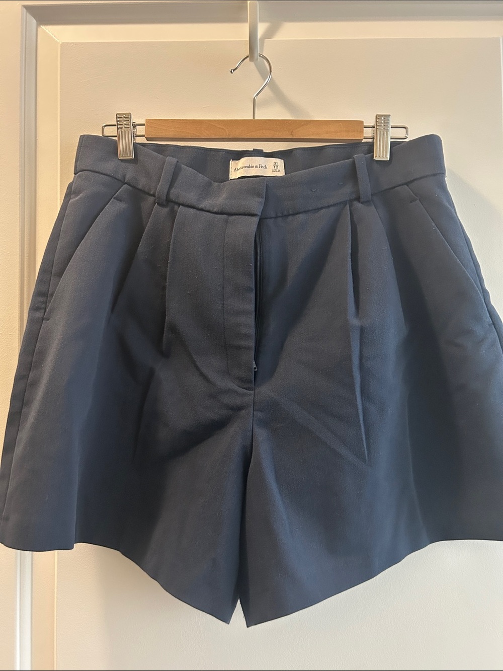 Abercrombie & Fitch Navy Pleated High-Waist Women's Shorts
